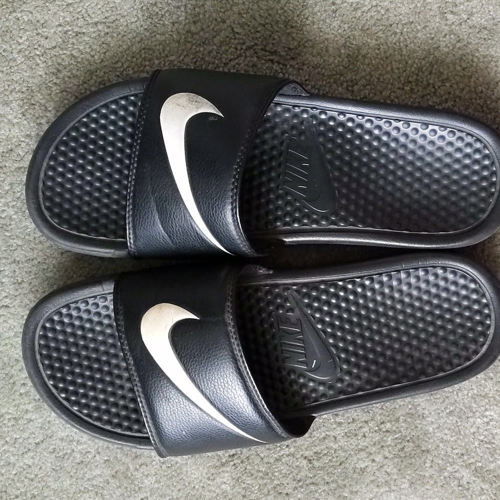 Nike slides W10